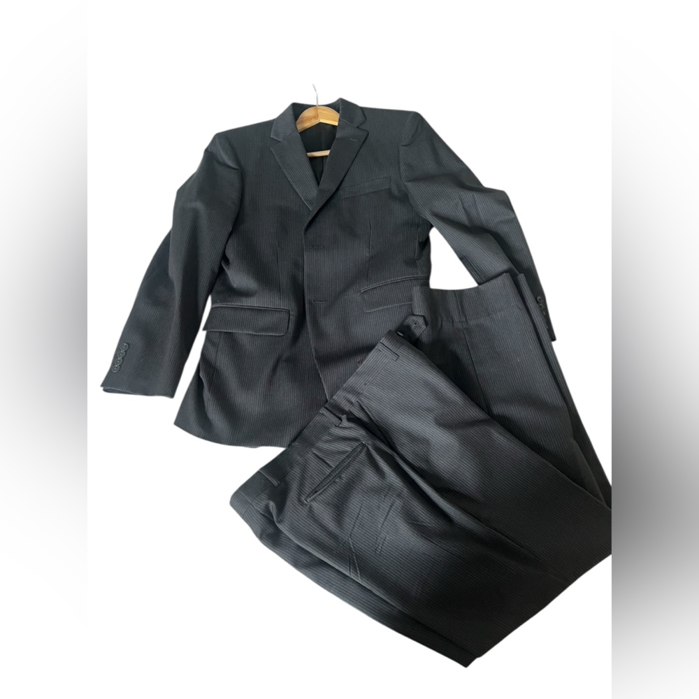 JNY City jones New York charcoal gray pinstripe jacket pants suit size 40R